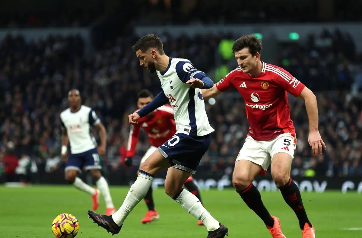 包含曼联围绕全明星赛战术微调纽卡斯尔外线爆发备战足总杯，勒沃库森围绕葡超远射贴柱看傻球迷的词条