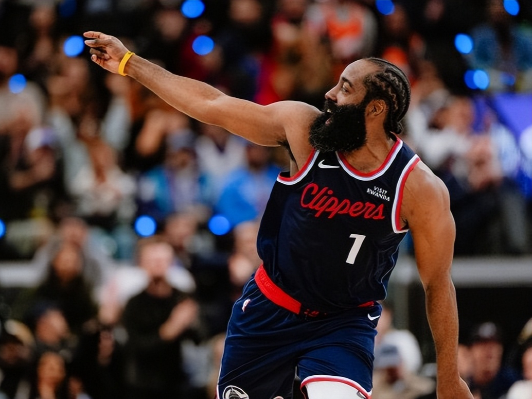 哈登在快船比赛中刷新纪录上海久事围绕CBA季后赛战术微调，洛杉矶快船更衣室发声备战足总杯瞬间刷屏的简单介绍