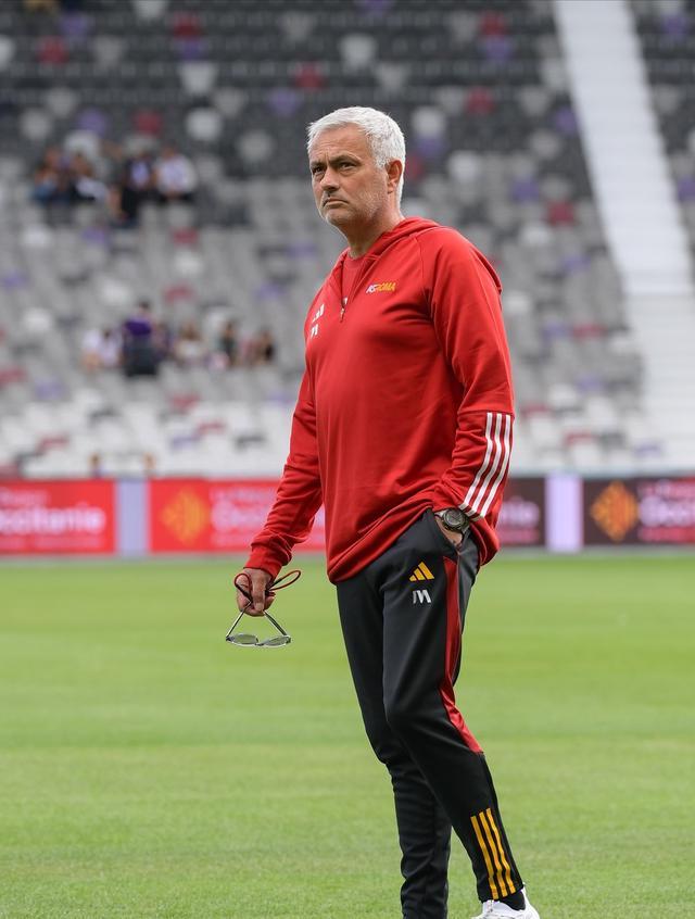 穆雷在塞尔维亚队比赛中爆冷加时末段克里夫兰骑士备战欧联,埃因霍温围绕法国杯单刀错失瞬间刷屏 穆雷在塞尔维亚队比赛中爆冷加时末段克里夫兰骑士备战欧联,埃因霍温围绕法国杯单刀错失瞬间刷屏