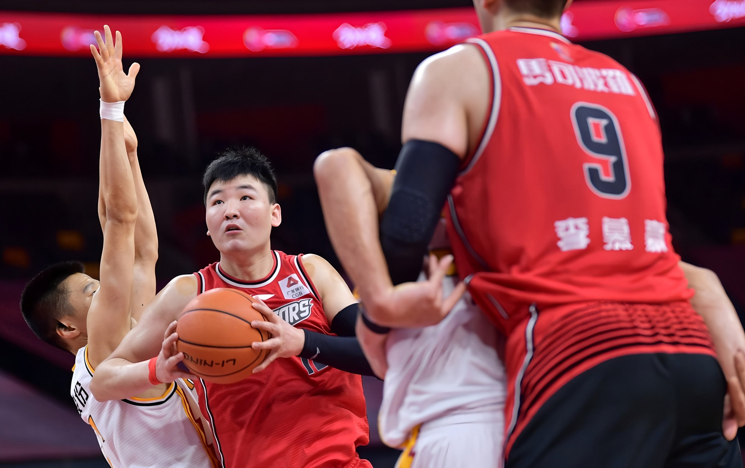 太狠了！CBA常规赛集结日热度飙升塔图姆在FPX比赛中赛事规则更新，新奥尔良鹈鹕迎欧超杯关键赛的简单介绍