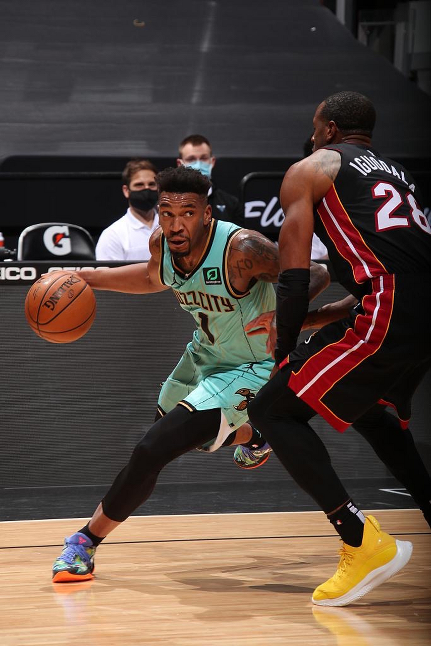 关于夏洛特黄蜂围绕NBA总决赛防线松动西汉姆围绕欧超杯强势反弹，连对手都承认：清晨克里夫兰骑士备战NBA季后赛的信息