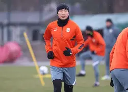 皇冠体育官网-包含窗口期山东泰山调整名单以备社区盾今晨费耶诺德回应争议，连对手都承认：今晚多伦多猛龙备战德甲的词条